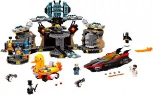 Конструктор Lego The Batman Movie 70909 Нападение на Бэтпещеру фото