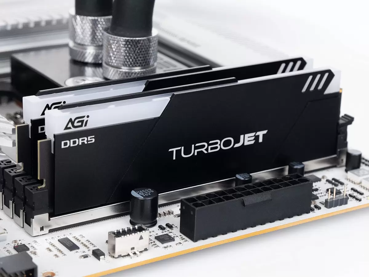 Оперативная память AGI Turbojet RGB 2x16ГБ DDR5 6000 МГц AGI6APC16UD858 фото