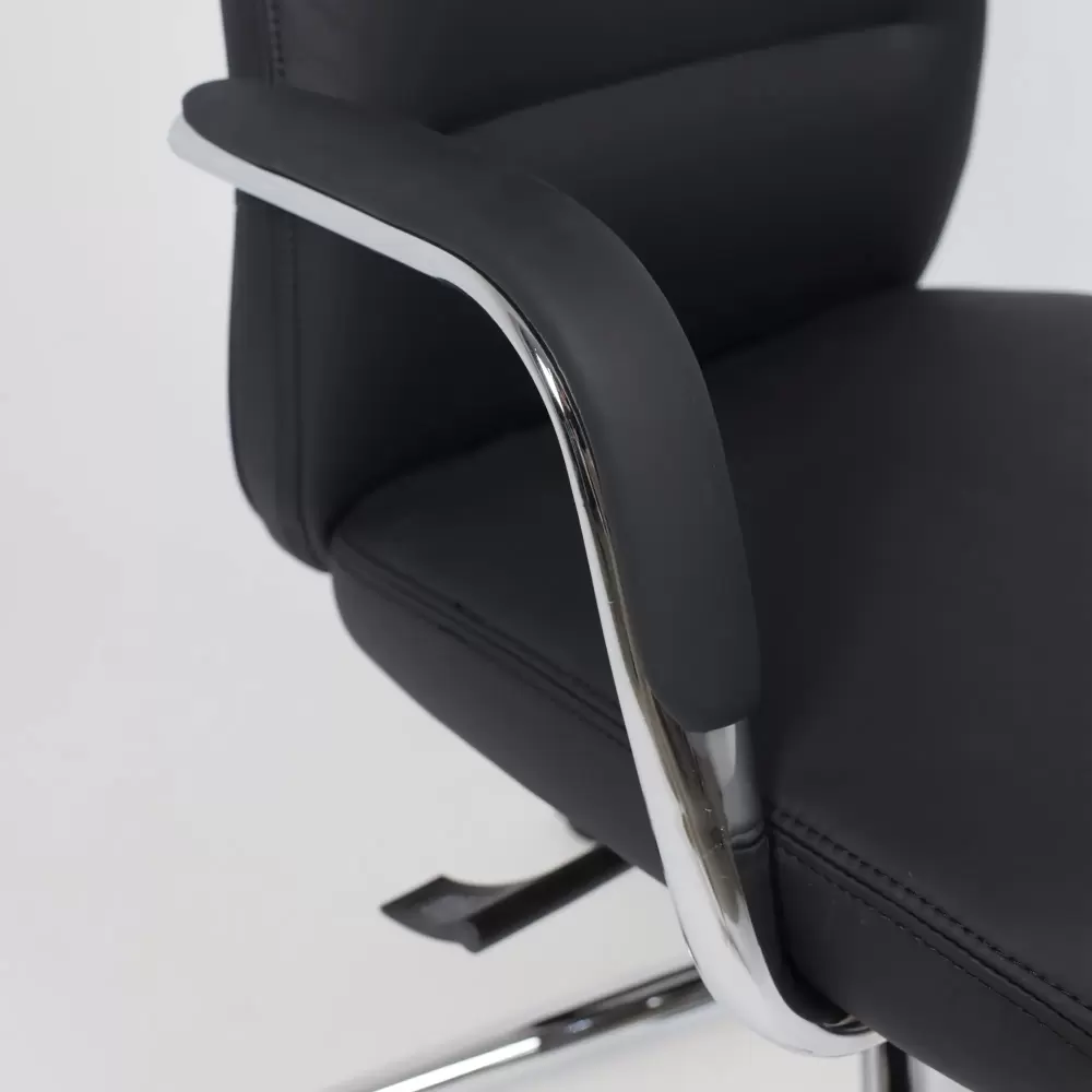 Офисное кресло AksHome Elema (черная экокожа/хромированный металл) фото 3