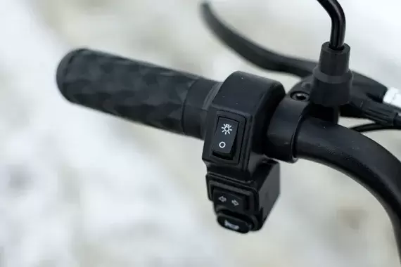 Электросамокат AVM SPM LITE (красный) фото