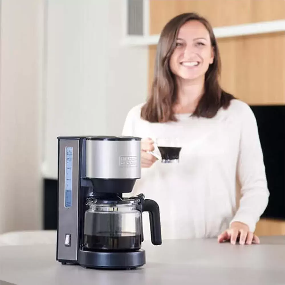 Капельная кофеварка Black &#38; Decker BXCO870E фото