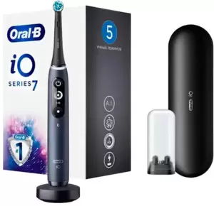 Электрическая зубная щетка Braun Oral-B iO 7 (черный) фото