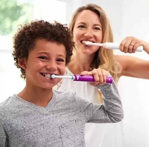 Электрическая зубная щетка Braun Oral-B Junior For Children Aged 6+ D16.535.1 (фиолетовый) фото