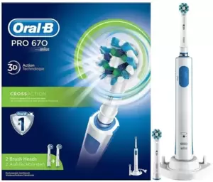 Электрическая зубная щетка Braun Oral-B Pro 670 Cross Action фото