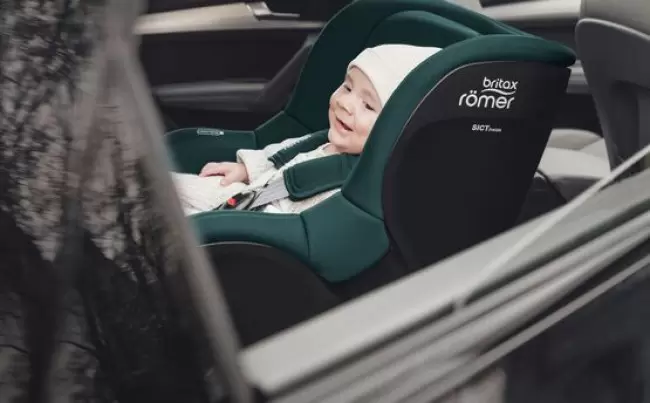 Детское автокресло Britax Romer Dualfix Pro M Lux (onyx black) фото