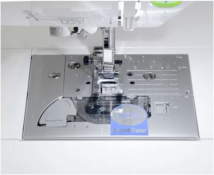 Швейная машина Brother Innov-is NV-1100 фото