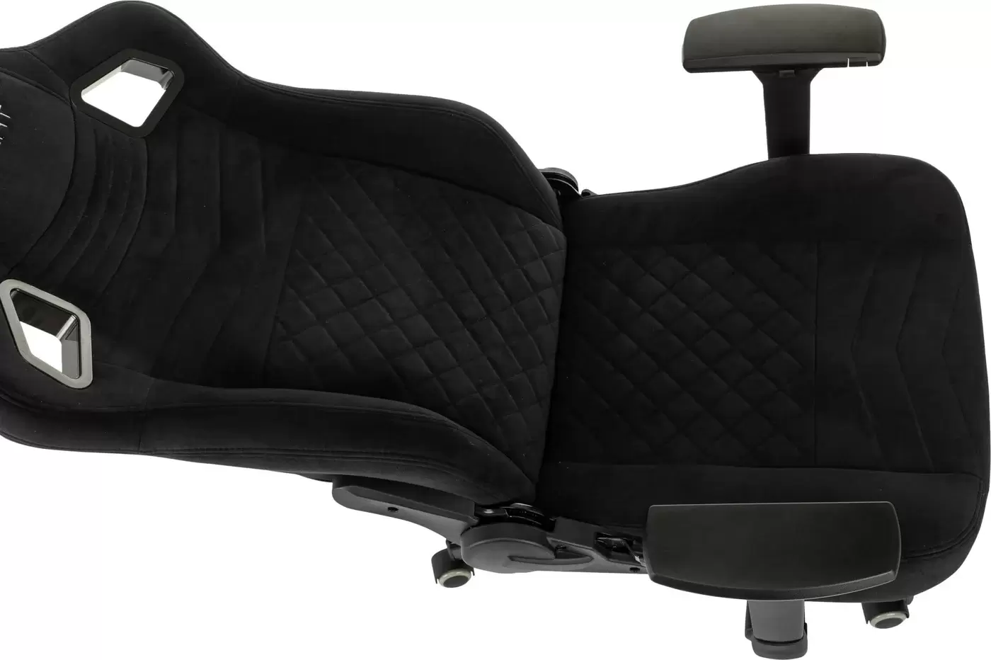 Игровое кресло Бюрократ Knight Hunter (черный Alfa Black) фото 2