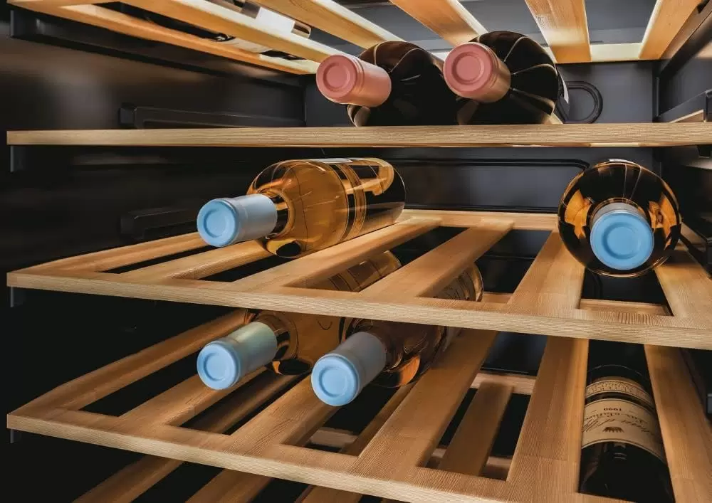 Винный шкаф Candy CWC 200 EELW/N фото