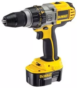  Аккумуляторная дрель-шуруповерт DeWalt DCD935B2 фото