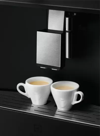 Кофемашина Electrolux EBC85H фото