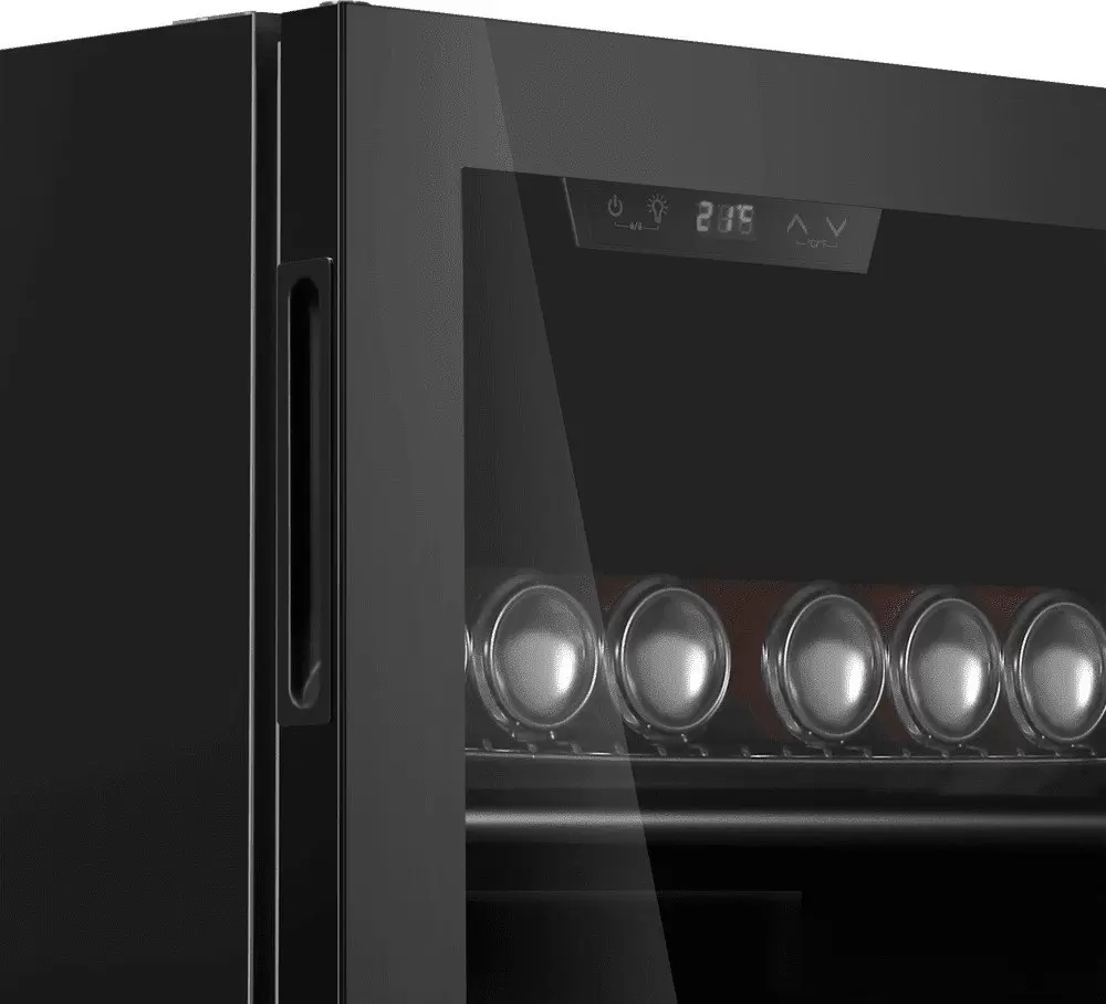 Мини-холодильник MAUNFELD MFWC-85B49 фото