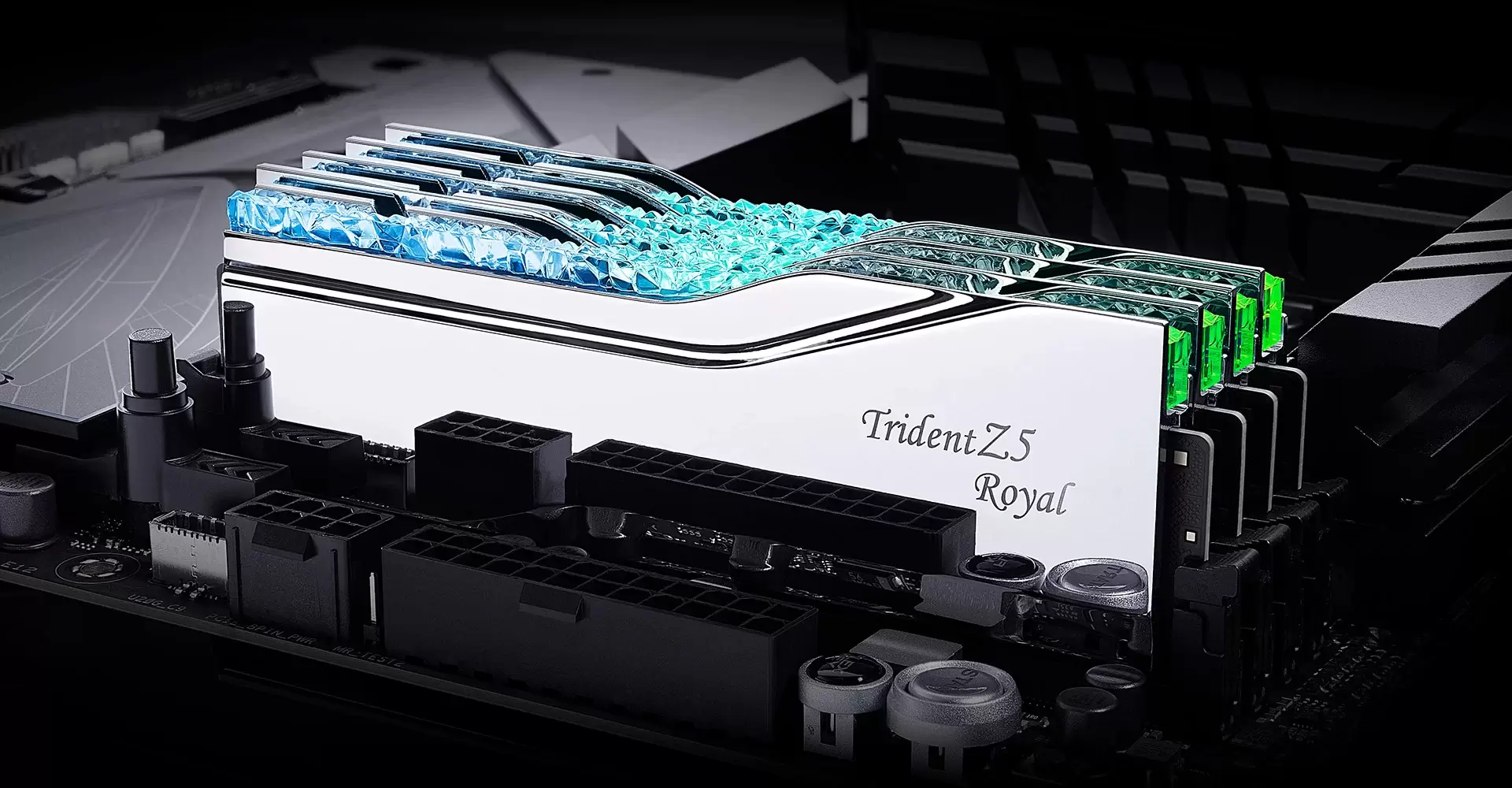 Оперативная память G.Skill Trident Z5 Royal 2x16ГБ DDR5 6800 МГц F5-6800J3445G16GX2-TR5S фото