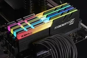 Модуль памяти G.SKILL Trident Z RGB 4x8GB DDR4 PC4-32000 F4-4000C18Q-32GTZRB фото