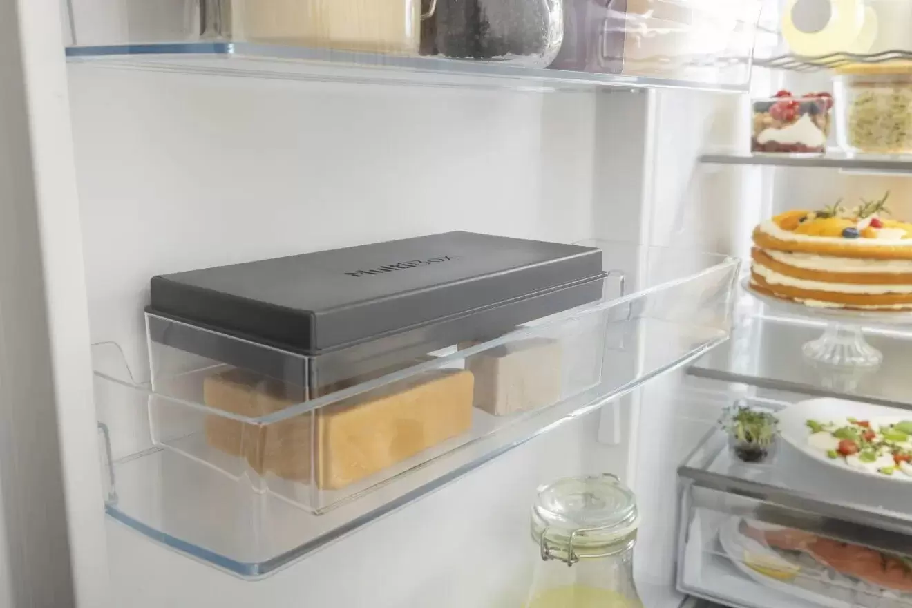 Холодильник Gorenje NRKI517E62WF фото