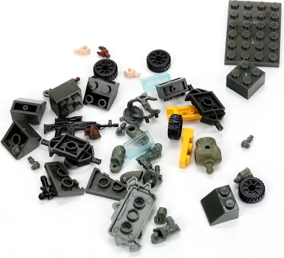 Конструктор Город мастеров Солдат с джипом 2 в 1 / 70082-XJ фото