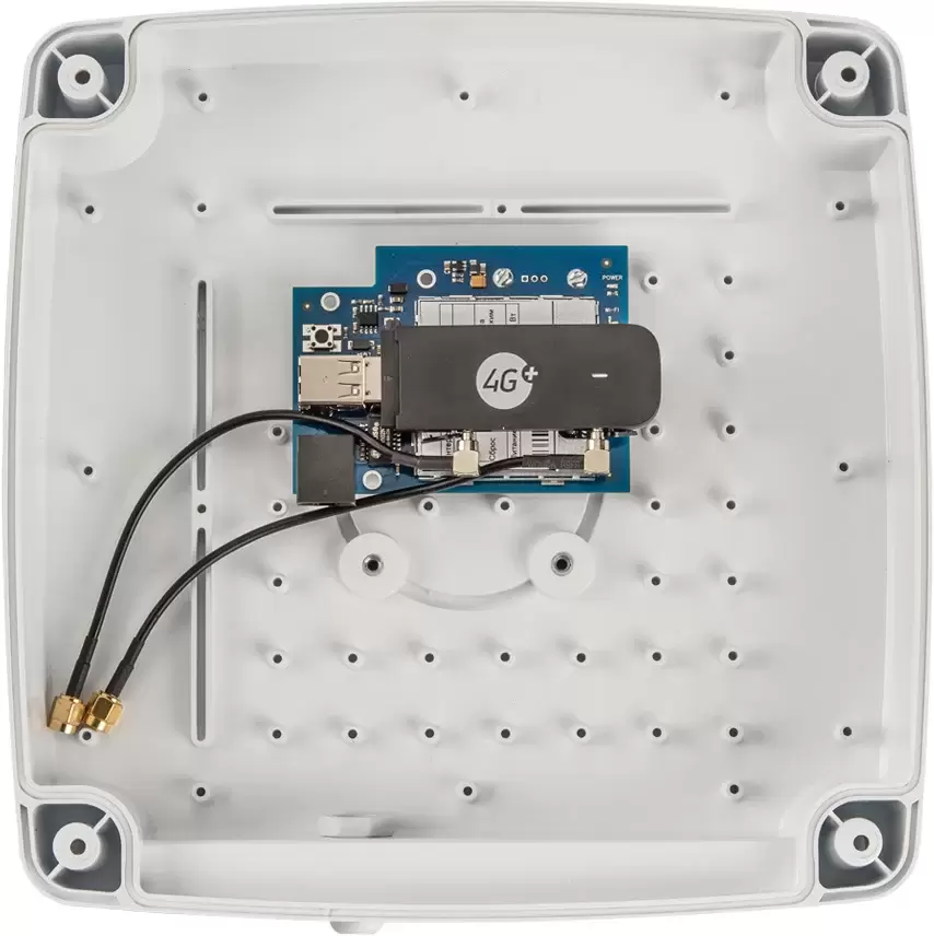 Антенна KROKS KAA15-1700/2700 3G/4G MIMO 15дБ фото