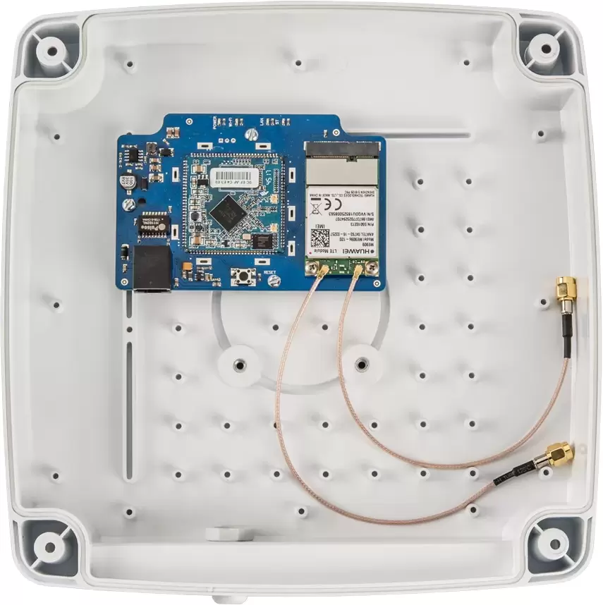 Антенна KROKS KAA15-1700/2700 3G/4G MIMO 15дБ фото