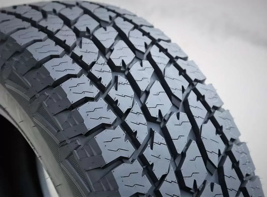 Всесезонная шина Landspider Wildtraxx A/T 235/85R16 120/116S фото