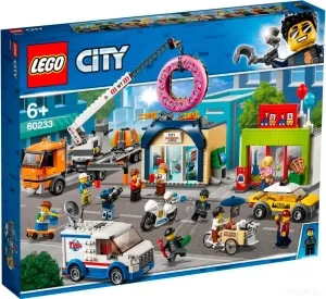 Конструктор LEGO City 60233 Открытие магазина по продаже пончиков фото
