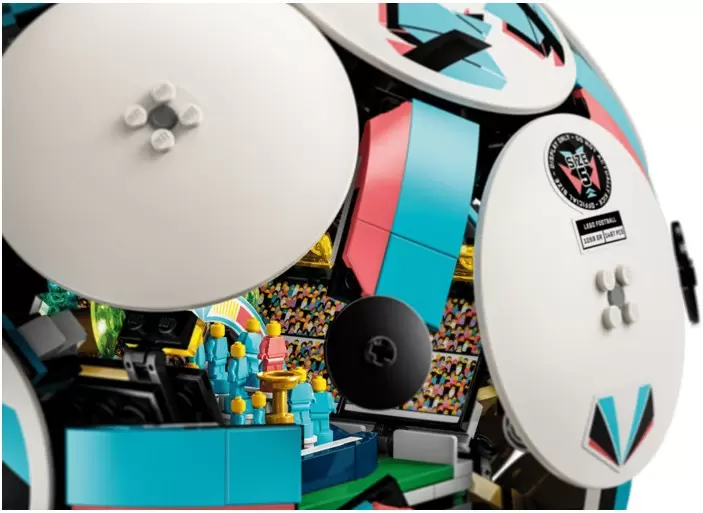 Конструктор Lego Editions 43019 Футбольный мяч фото