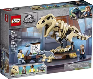 Конструктор Lego Jurassic World Скелет тираннозавра на выставке / 76940 фото