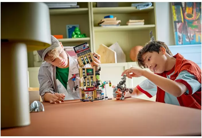 Конструктор Lego Marvel 76342 Человек-паук против Мистерио: Дейли Бьюгл фото