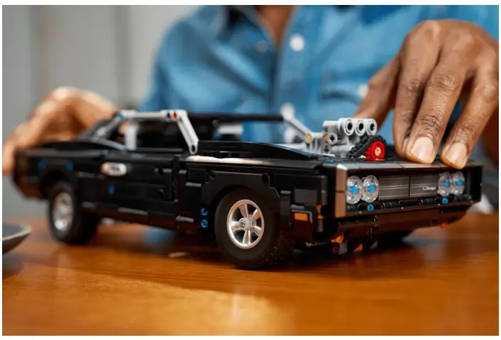 Конструктор Lego Technic 42231 Fast and Furious Dodge Charger R/T Car фото 6