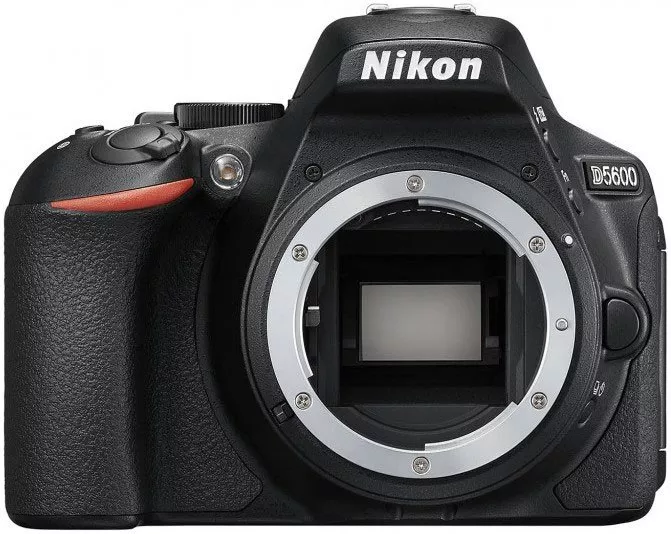 Фотоаппарат Nikon D5600 Double Kit 18-55mm AF-P DX VR + 70-300mm VR фото 2