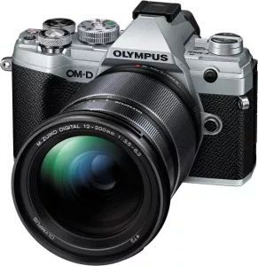 Фотоаппарат Olympus OM-D E-M5 Mark III Kit 12-200mm Silver фото