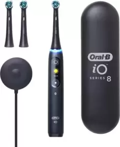 Электрическая зубная щетка Oral-B iO 8 (черный, 3 насадки) фото