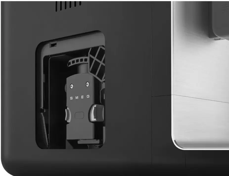 Кофемашина Smeg BCC13BLMEU фото