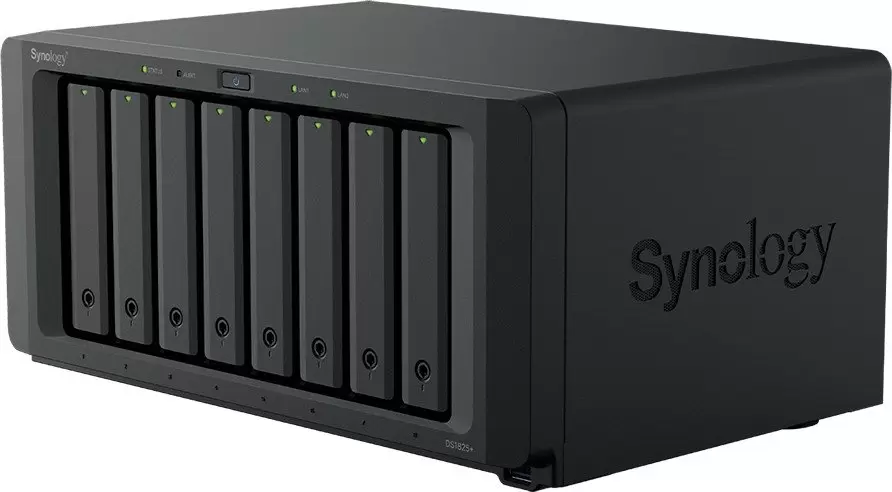 Сетевой накопитель Synology DiskStation DS1825+ фото
