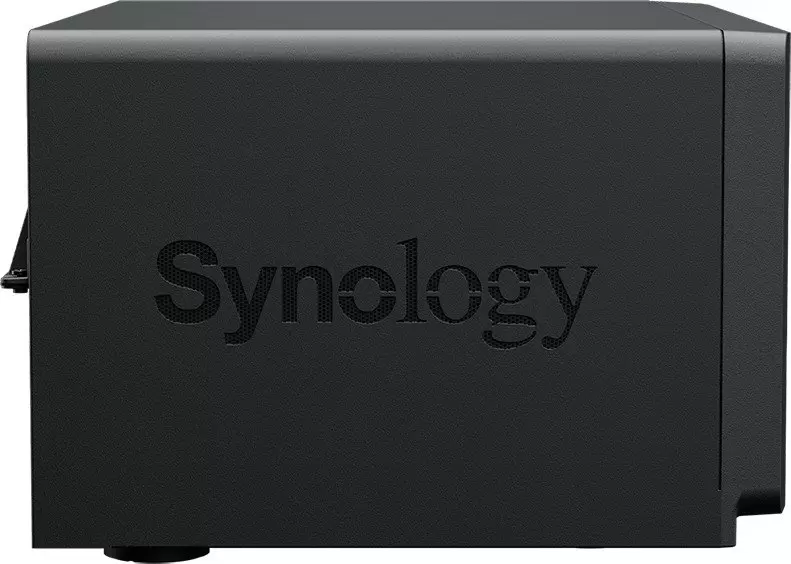 Сетевой накопитель Synology DiskStation DS1825+ фото