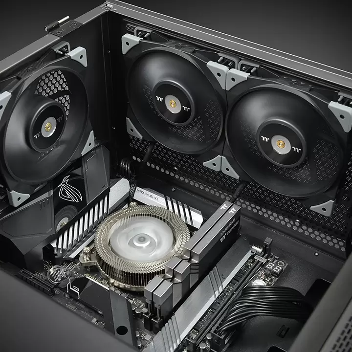 Комплект вентиляторов для корпуса Thermaltake ToughFan 12 2-Fan Pack CL-F082-PL12BL-A фото
