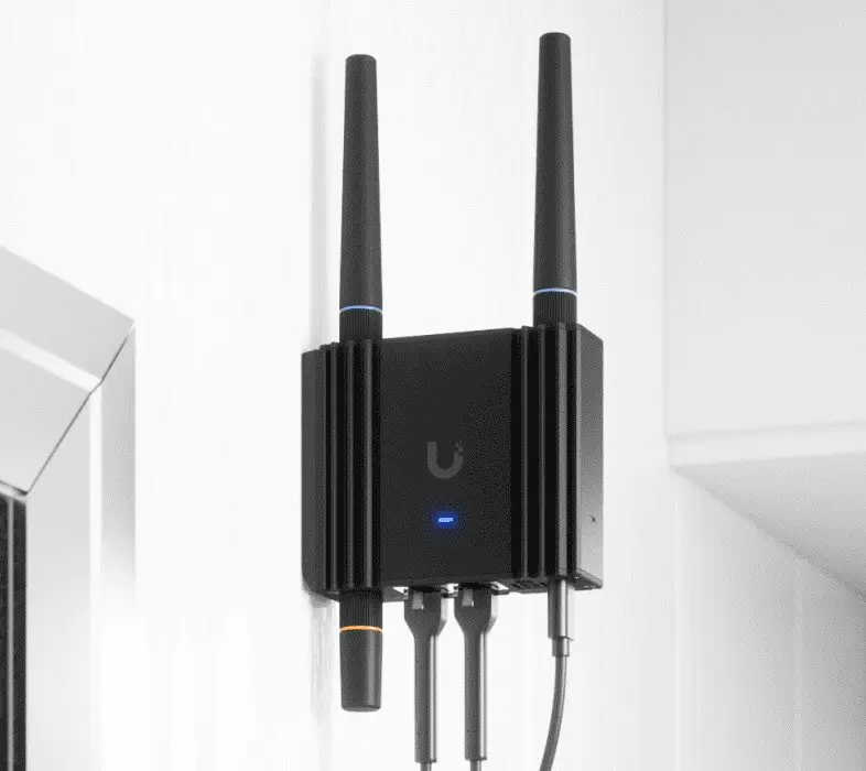 Мобильный 4G Wi-Fi роутер Ubiquiti Mobile Router Ultra фото