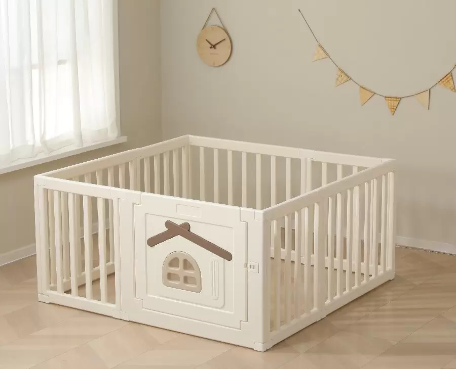 Игровой манеж UNIX Kids Classic Tree House 130x130 (Camel) фото