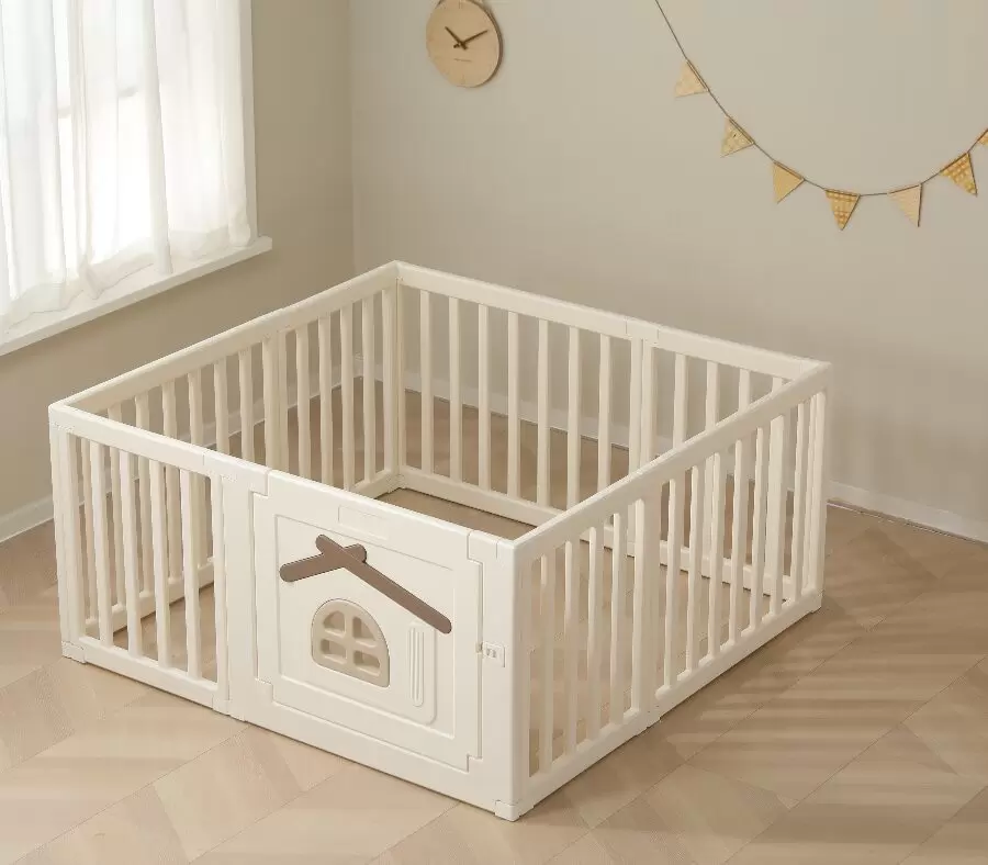 Игровой манеж UNIX Kids Classic Tree House 130x130 (Camel) фото