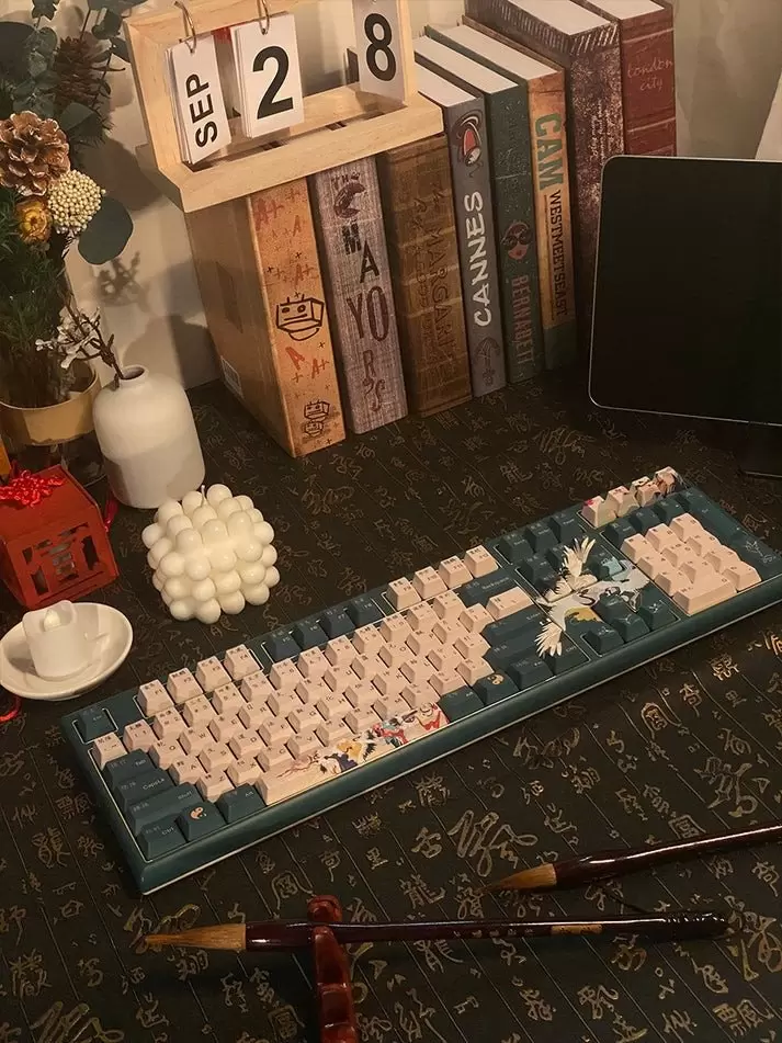 Клавиатура Varmilo VBM108 Crane of Lure (Varmilo EC Sakura V2, нет кириллицы) фото