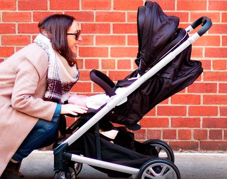 Выбираем удобную детскую коляску: советы для родителей