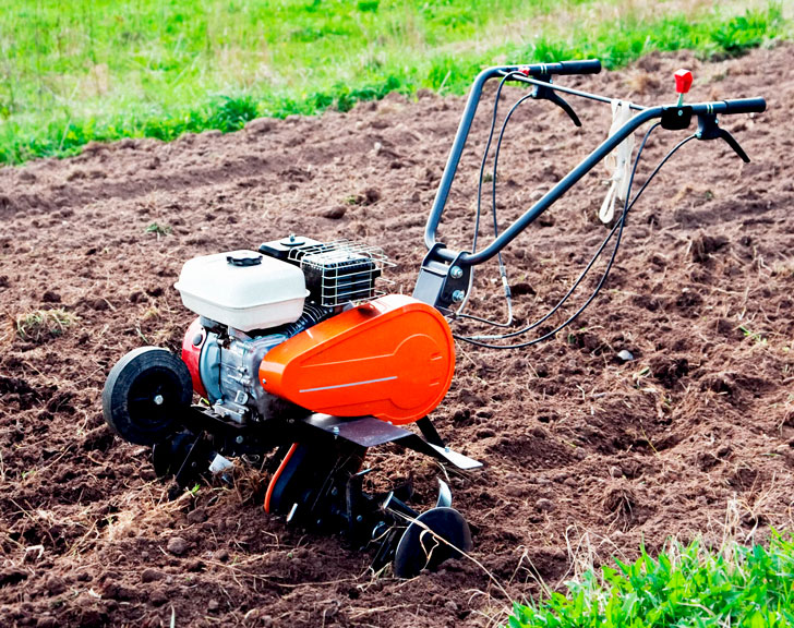 Помощники при обработке почвы: выбираем мотоблок или культиватор