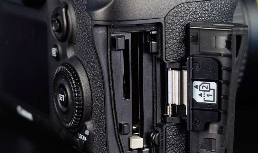 Canon EOS 7D Mark II 