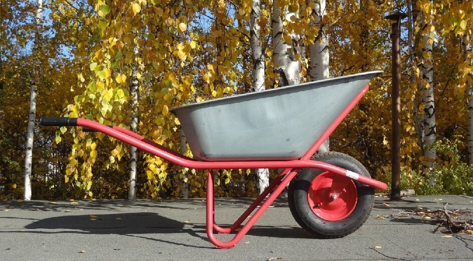 как выбрать садовую тачку