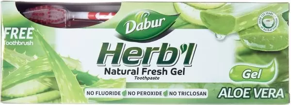 Набор для ухода за полостью рта Dabur С экстрактом алое + зубная щетка 150г фото