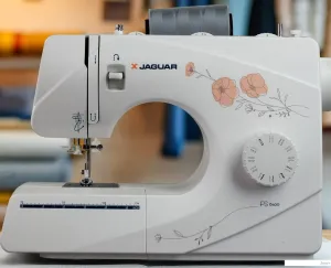 Электромеханическая швейная машина Jaguar FS 8400 фото