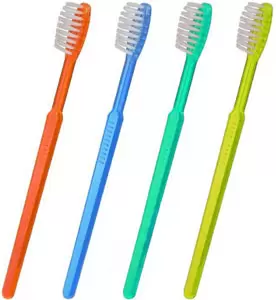 Зубные щетки и нити